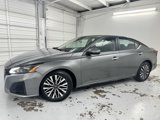 Used 2023 Nissan Altima 2.5 SV image 2