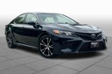 Used 2018 Toyota Camry SE w/ Moonroof Package image 2