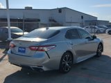 Used 2020 Toyota Camry SE image 3