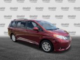 Used 2017 Toyota Sienna XLE Premium image 2