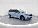 Used 2022 Chrysler Pacifica Touring-L image 2
