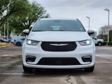 Certified 2023 Chrysler Pacifica Touring-L image 2