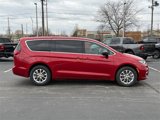 New 2025 Chrysler Pacifica Select image 2