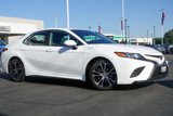 Used 2020 Toyota Camry SE image 2