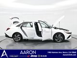 Used 2025 Hyundai Elantra Sport image 3