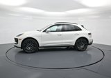 Certified 2025 Porsche Macan image 2