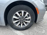 Used 2021 Chrysler Pacifica Touring-L image 3
