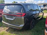 Used 2022 Chrysler Pacifica Touring-L w/ Uconnect Theater Family Group image 3