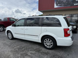 Used 2015 Chrysler Town & Country Touring image 2