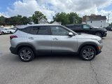 Used 2023 Kia Seltos LX image 2