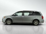 Used 2016 Dodge Grand Caravan SXT image 2