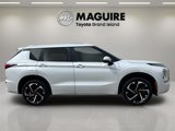 Used 2022 Mitsubishi Outlander SEL image 2