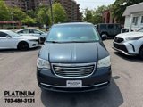 Used 2014 Chrysler Town & Country Touring image 5