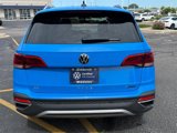 Certified 2022 Volkswagen Taos SE w/ Panoramic Sunroof Package image 4