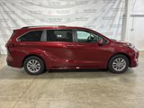 Used 2022 Toyota Sienna XLE image 2