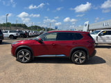 Used 2021 Nissan Rogue Platinum image 2