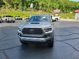 Used 2019 Toyota Tacoma TRD Sport image 2