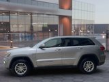 Used 2019 Jeep Grand Cherokee Laredo image 3
