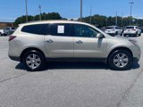 Used 2017 Chevrolet Traverse LT image 2