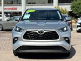 Used 2024 Toyota Highlander LE image 4