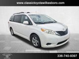 Used 2014 Toyota Sienna LE image 3