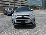 Used 2017 Toyota Highlander LE image 2