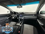 Used 2014 Toyota Camry SE image 2