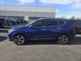 Used 2017 Nissan Rogue SL image 2