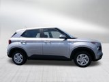 New 2025 Hyundai Venue SE image 2