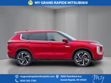 New 2025 Mitsubishi Outlander SE image 3
