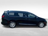 Used 2020 Chrysler Pacifica Touring-L image 2