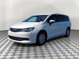Used 2023 Chrysler Voyager LX image 3