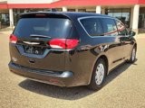 Used 2023 Chrysler Voyager LX image 4
