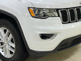 Used 2018 Jeep Grand Cherokee Laredo image 2