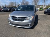 Used 2017 Dodge Grand Caravan SXT image 2
