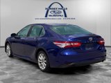 Used 2018 Toyota Camry LE image 2