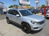 Used 2016 Volkswagen Tiguan S image 2