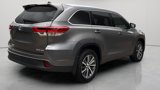 Used 2017 Toyota Highlander SE image 5