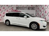 Used 2017 Chrysler Pacifica Touring-L image 5