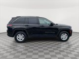 Used 2022 Jeep Grand Cherokee Laredo w/ Luxury Tech Group I image 4
