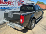 Used 2011 Nissan Frontier SL w/ Moonroof Pkg image 3
