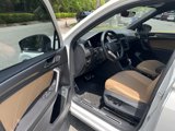 Used 2022 Volkswagen Tiguan SE R-Line image 3