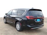 New 2025 Chrysler Pacifica Select image 3