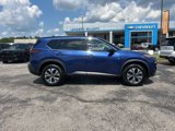 Used 2021 Nissan Rogue SV image 2