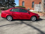 Used 2010 Volkswagen Jetta SEL image 2