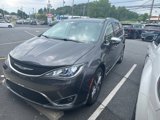Used 2018 Chrysler Pacifica Limited w/ Tire & Wheel Group image 3