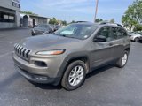 Used 2016 Jeep Cherokee Sport image 2