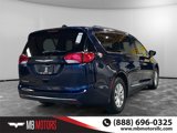 Used 2017 Chrysler Pacifica Touring-L image 3