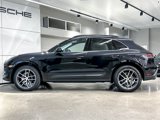Certified 2024 Porsche Macan image 2