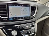 Used 2023 Chrysler Pacifica Limited image 6